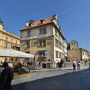 Hotell U 3 Pstrosu